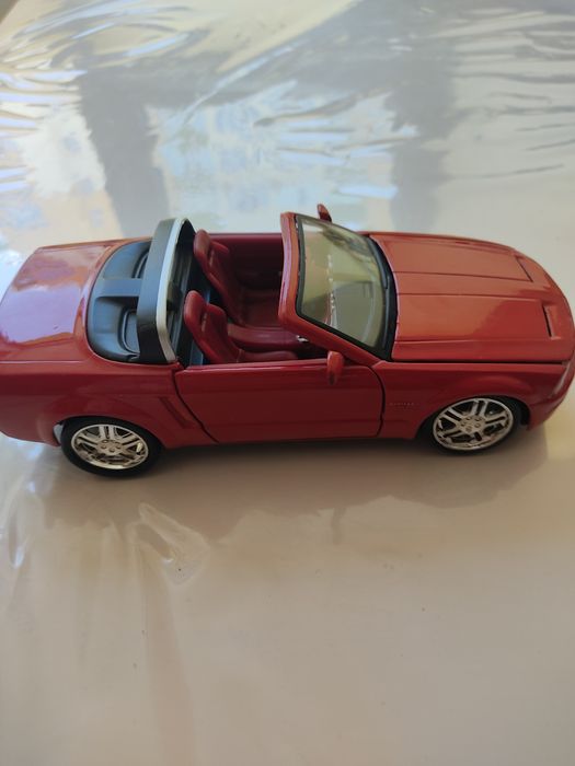 Колекційні моделі автомобілів 2/24