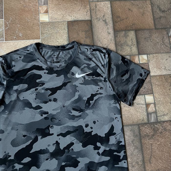 Nike dri-fit компресійна футболка спортивна