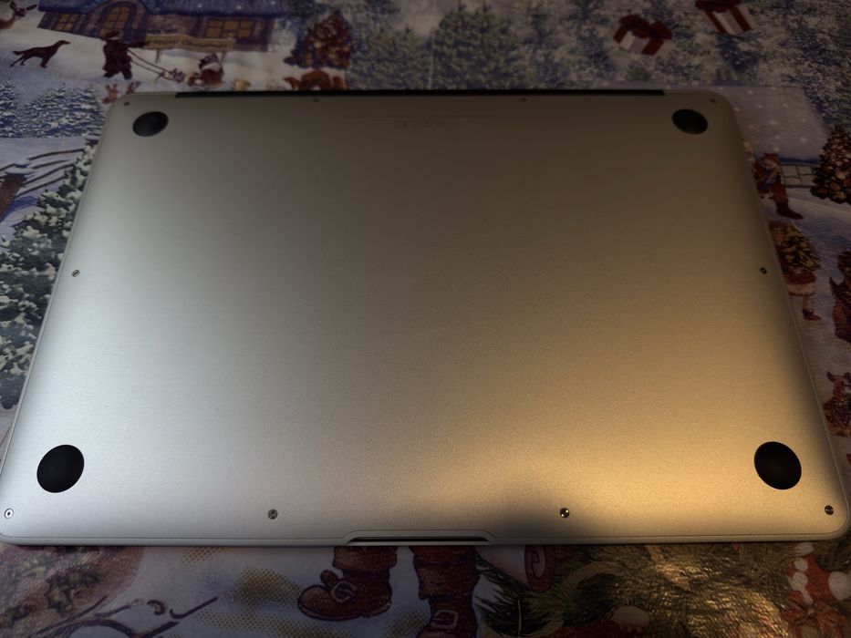 Apple MacBook Air 13 2017р в чудовому стані оригінал
