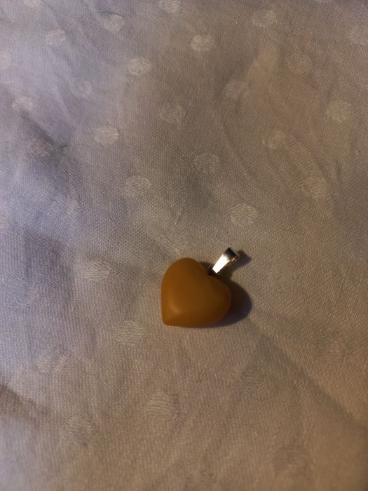 Zawieszka bursztynowe serduszko