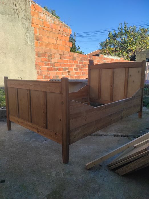 Cama antiga artesenal