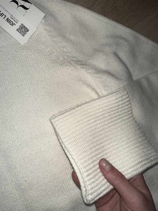 Светер Zara жіночій