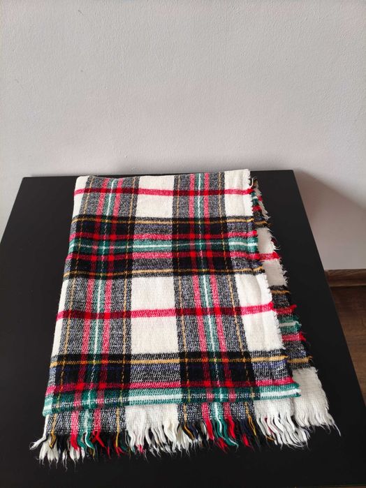 Chusta / Szal w kratę z frędzlami