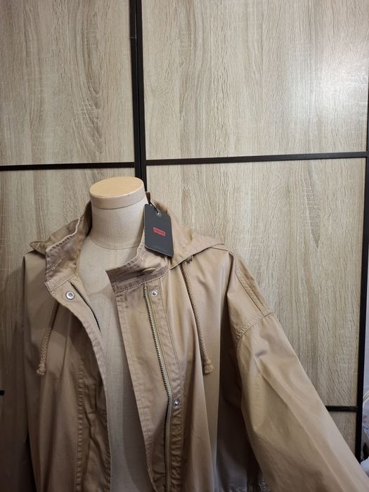 Плащ парка  женский Levi's