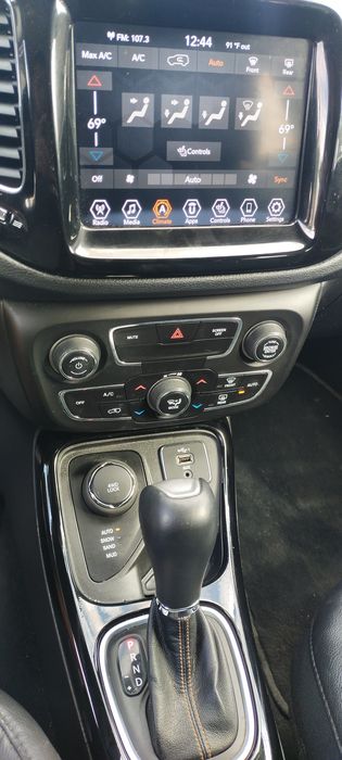 в продаже джип компасс