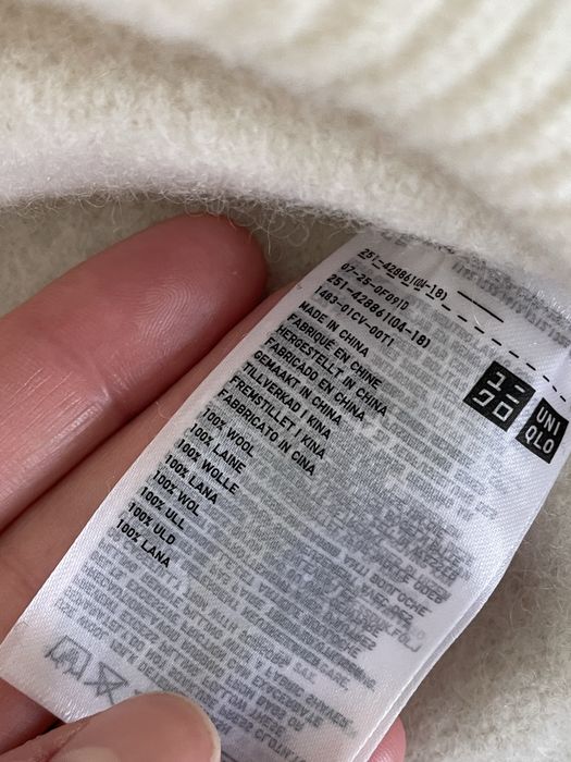 Светр uniqlo 100% вовна