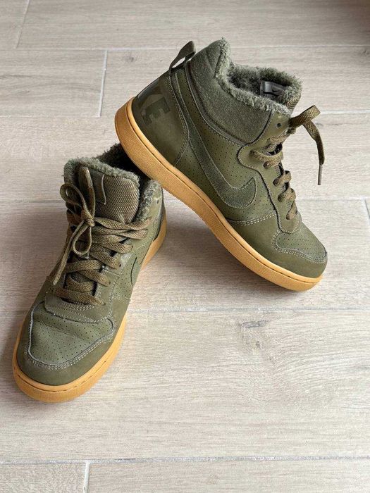 Byty NIKE zimowe