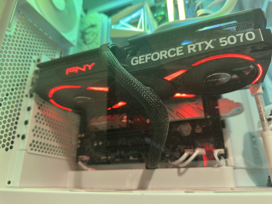 PNY RTX 5070, like new515421883671531521