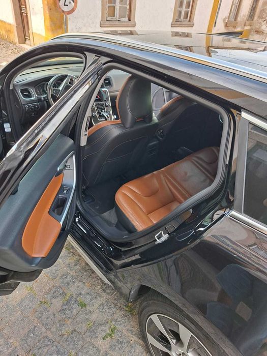 Volvo v60 d6 plaghin hybrid
