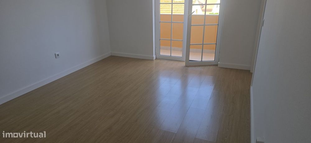 Moradia T4 com piscina