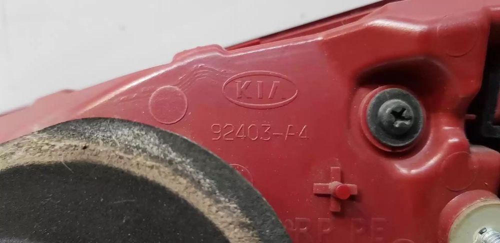 FAROLIM TRASEIRO ESQUERDO INTERIOR KIA CARENS IV 2017 -92403A4500