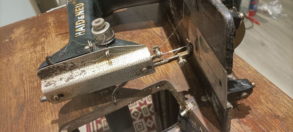 Maquina de costura antiga marca Haid & Neu
