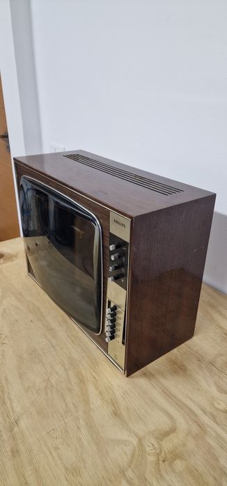 Televisão antiga Philips (estrutura)