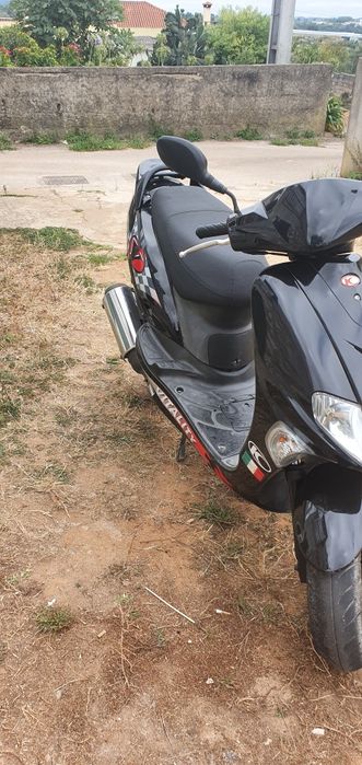 Scooter Kymco embustado