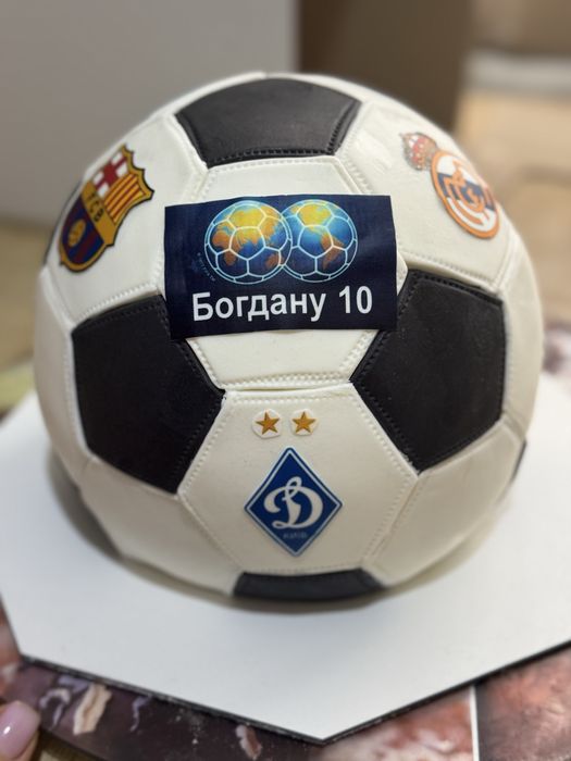 Торти на замовлення