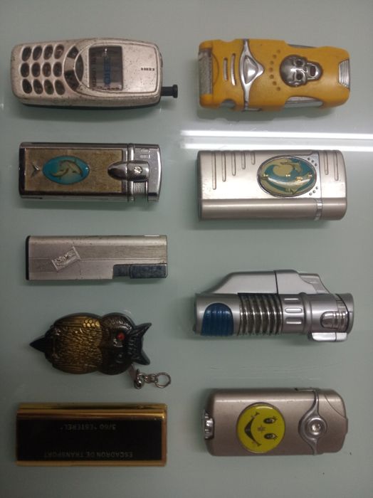 17  ISQUEIROS  de  Coleção