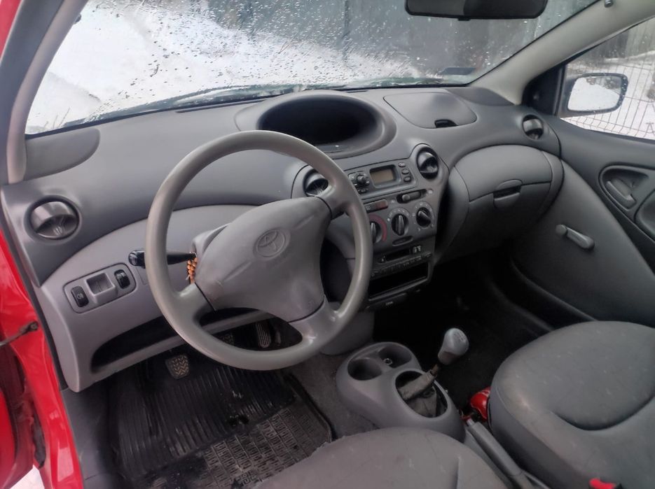 Toyota Yaris 1.0 bezyna