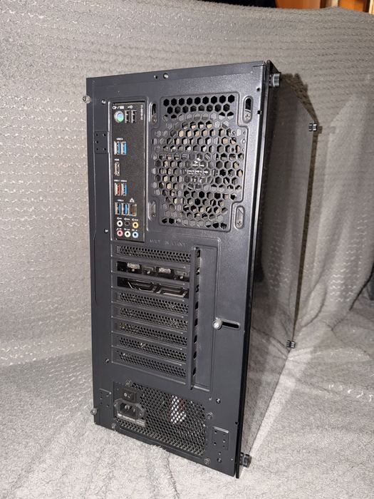 Komputer gamingowy i5-9600k, GTX 1660 super, 16gb ram