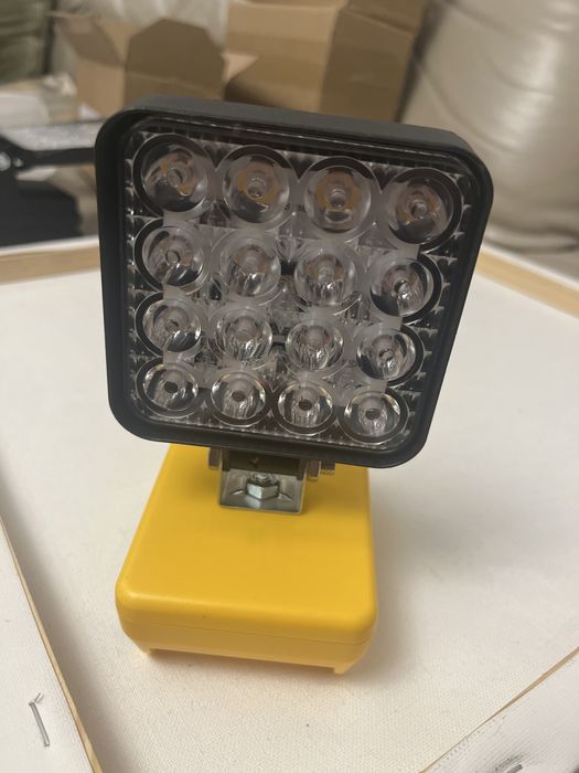 Лампа прожектор DeWalt 16 Led -DW-2 USB(без акумулятора)