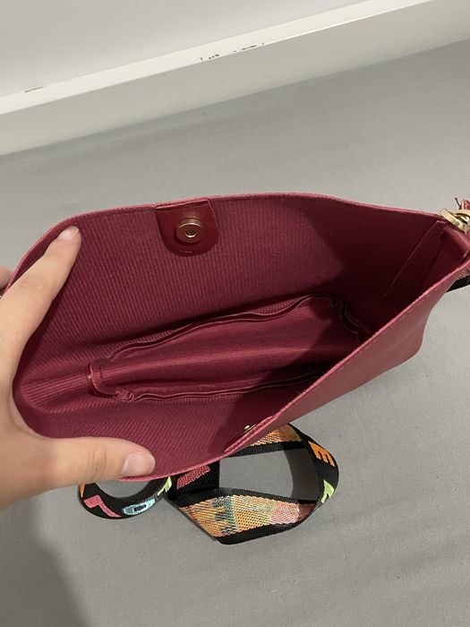 mala/bolsa vermelha