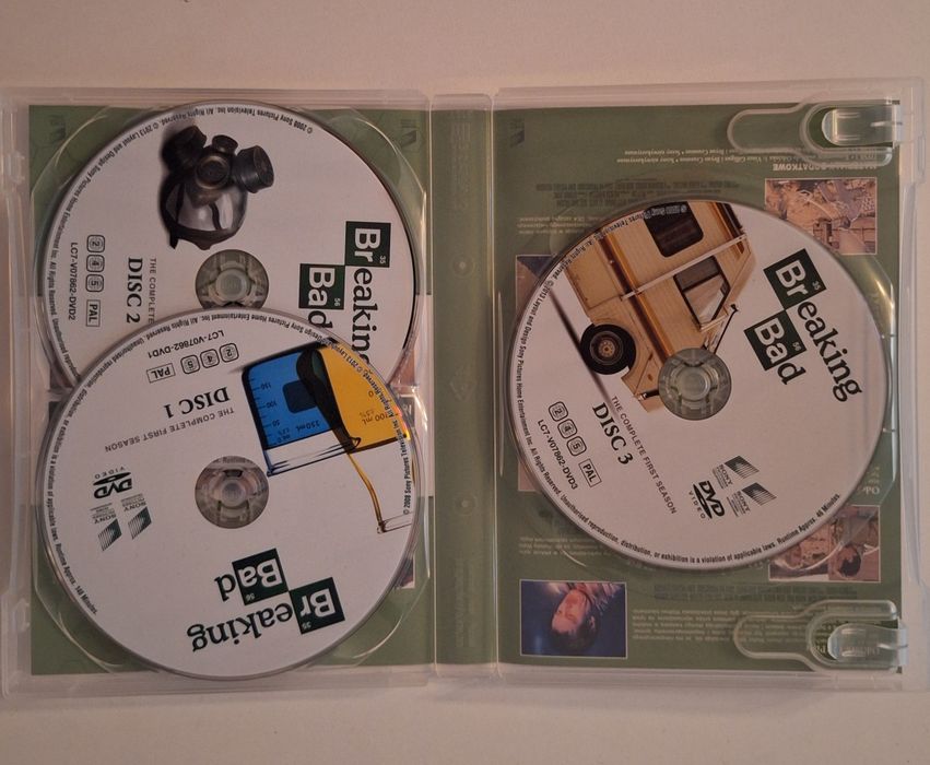 Breaking Bad  sezon 1 [box] [3dvd]

BREAKING BAD SEZON 1 [BOX] [3DV