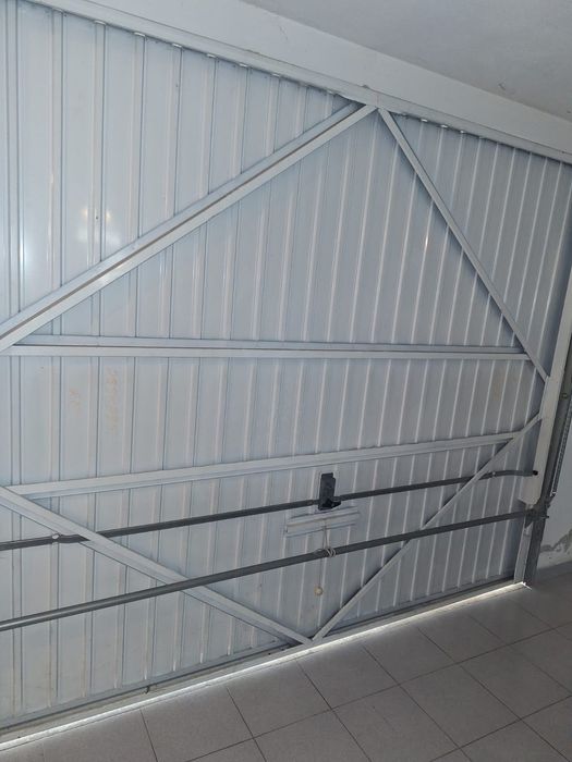Portão de garagem para uma abertura de 2.30 por 3.10