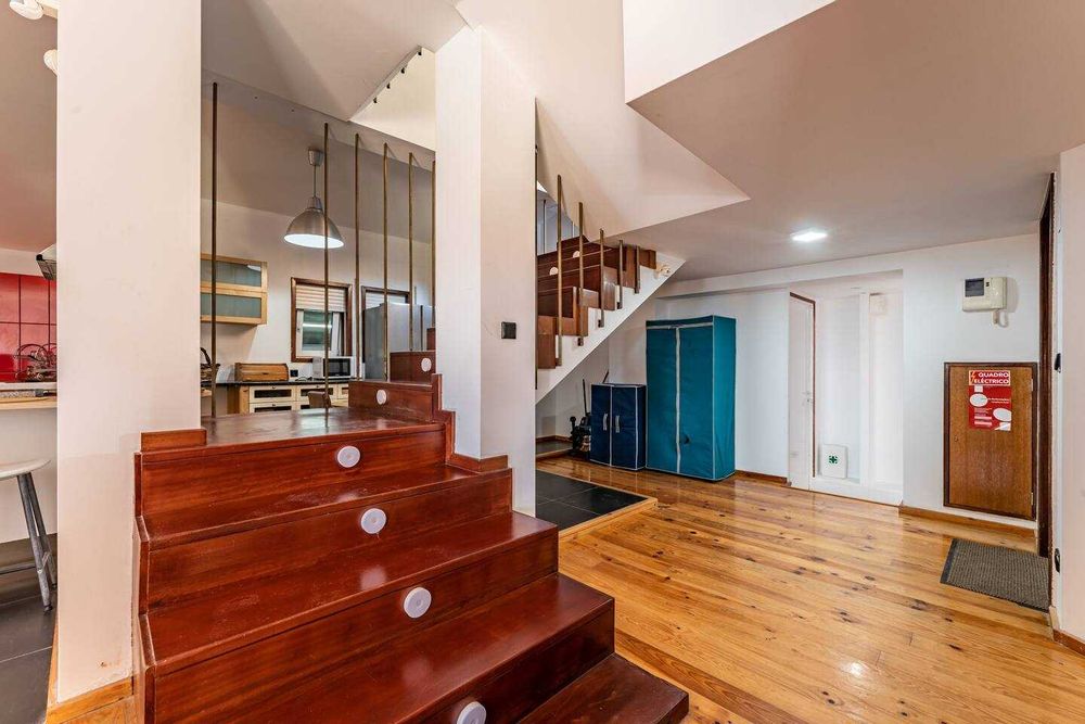 Quarto individual c/ WC - em Vivenda C/Piscina - Matosinhos (Porto)