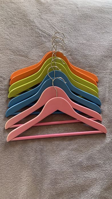 Cruzetas cabides coloridas madeira