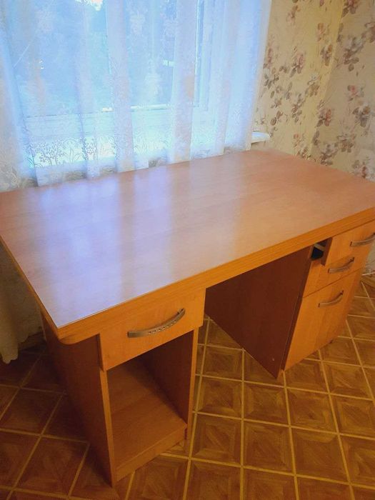 Стол компьютерный с двумя столешницами