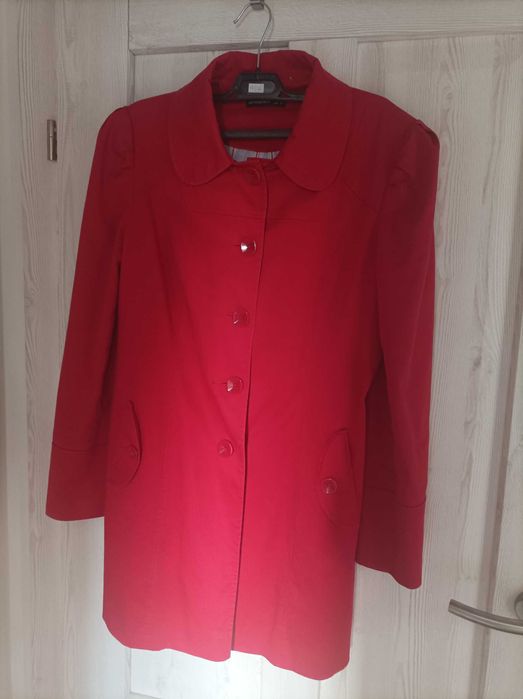 Kobiecy czerwony płaszczyk 42/44