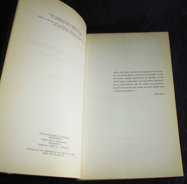 Livro O Livro do Misterioso Desconhecido Robert Charroux