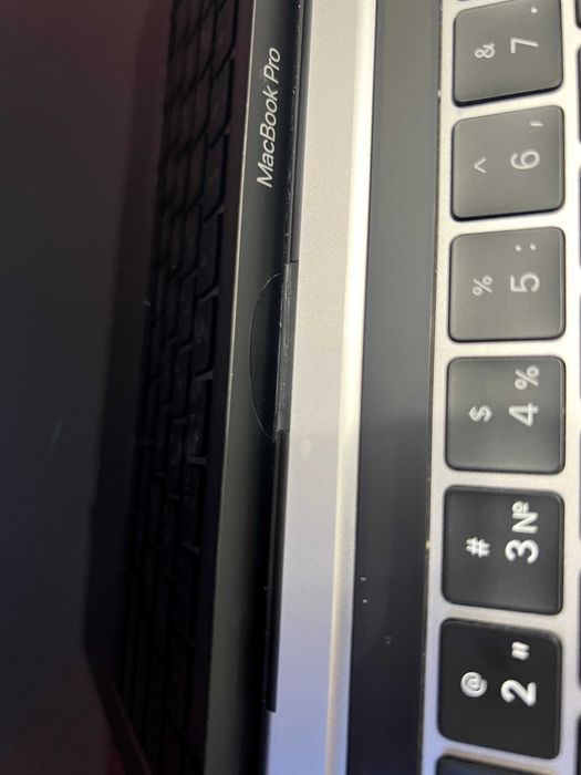 MacBook Pro (13'', 2020) / M1 / 8Gb RAM / 256Gb SSD / A2338