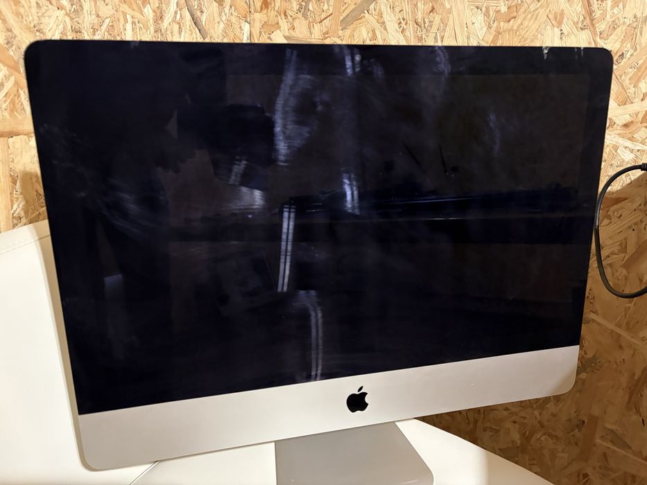 iMac 21.5 Retina 4K 2017, Radeon Pro 555 (2 GB), ssd 256, ddr4 8gb