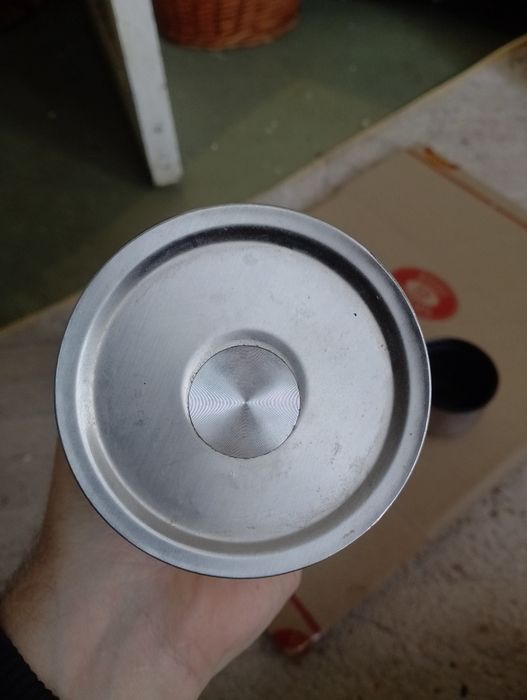 Продаю термос сенсон стан хороший все парацюе идеально