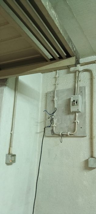 Garagem Box Fechada em Rio de Mouro