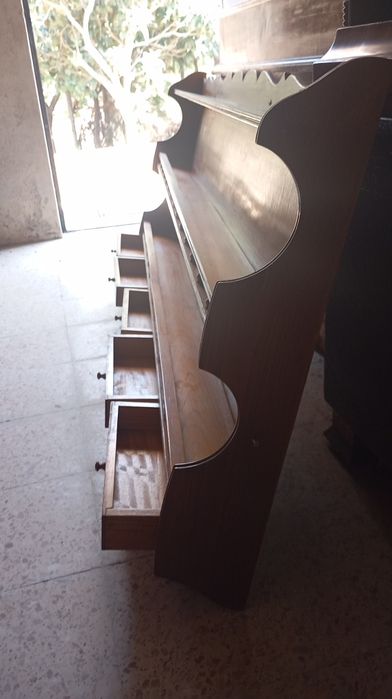 Móvel de parede antigo