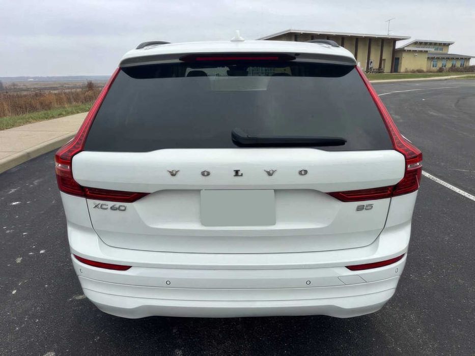 Volvo XC60 B5 Momentum      2022