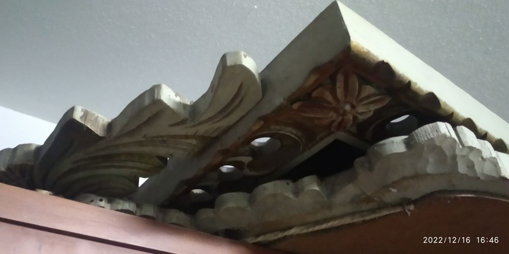 2 conjuntos de credencia e espelho