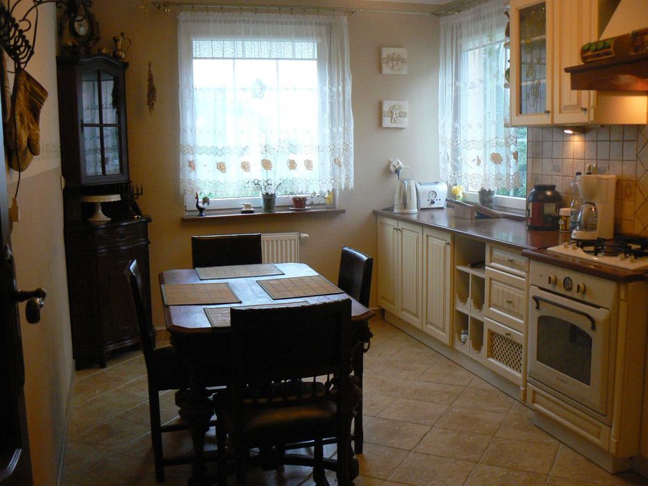 Mieszkanie 3-pokojowe do wynajęcia / osobna kuchnia / balkon / parking