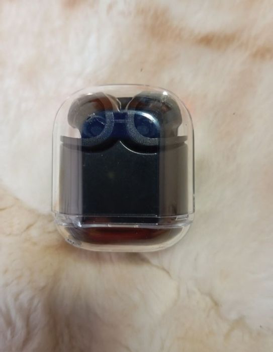 Наушники беспроводные блютуз.