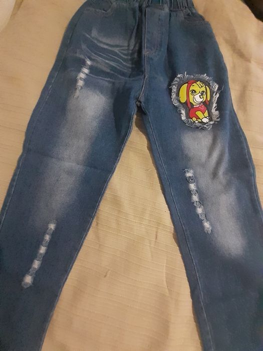 Calças da patrulha pata  skye menina 6/7A.