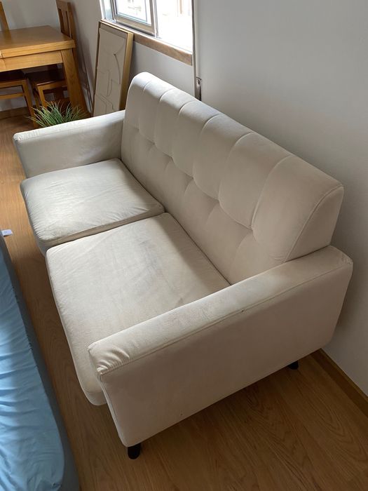 Sofá bege! Poucos meses usados, sem nenhum defeito!