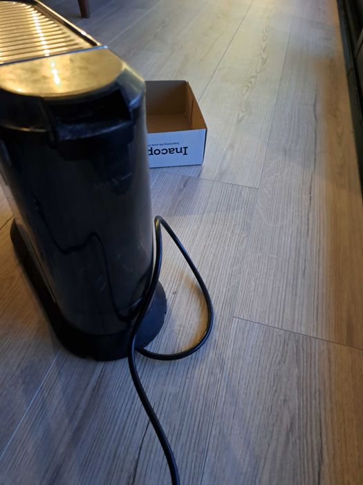 Delonghi maquina café Dedica em bom estado