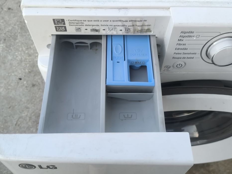 Máquina de Lavar Roupa + Máquina Secar Roupa