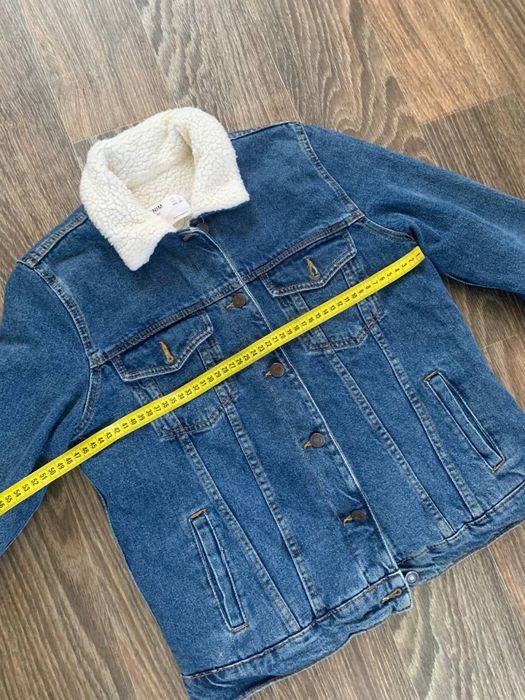 Утеплена жіноча джинсова куртка bershka xs