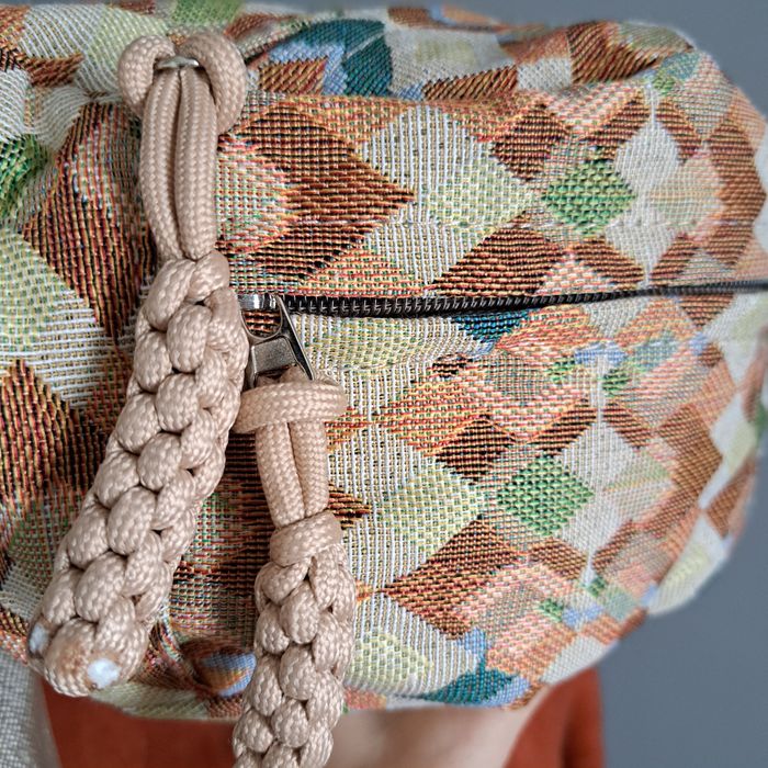 Pojemna nerka damska