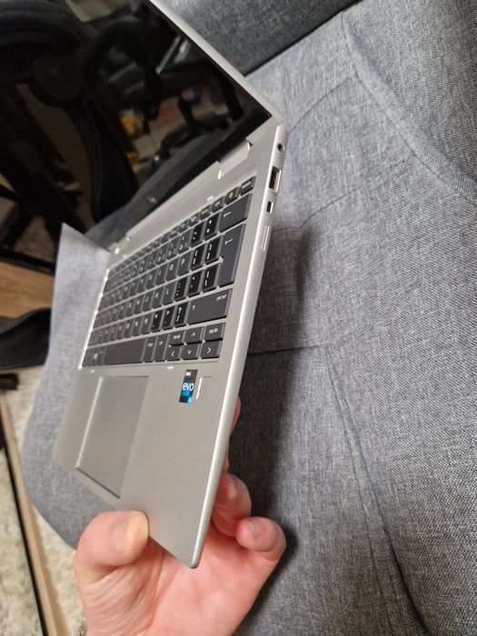 Laptop HP Elitebook 830 g9 x360 2w1 i5 12gen win11 16GB ram 512GB nvme