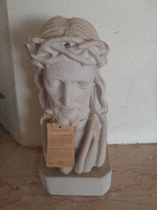 Estatueta de Cristo Feita.