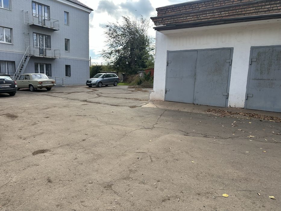 Гаражи, бокс, приміщення під СТО з тереторією, шиномонтаж