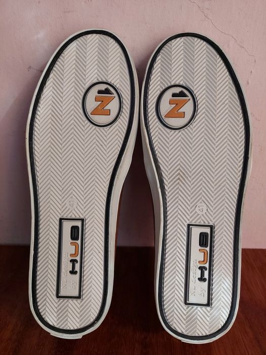 Кроси слипоны lacoste оригінал 

Розмір по бірці:
UK 7 EUR 41 us 8  26